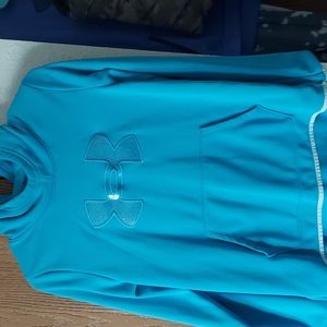 Under Armour size youth xl